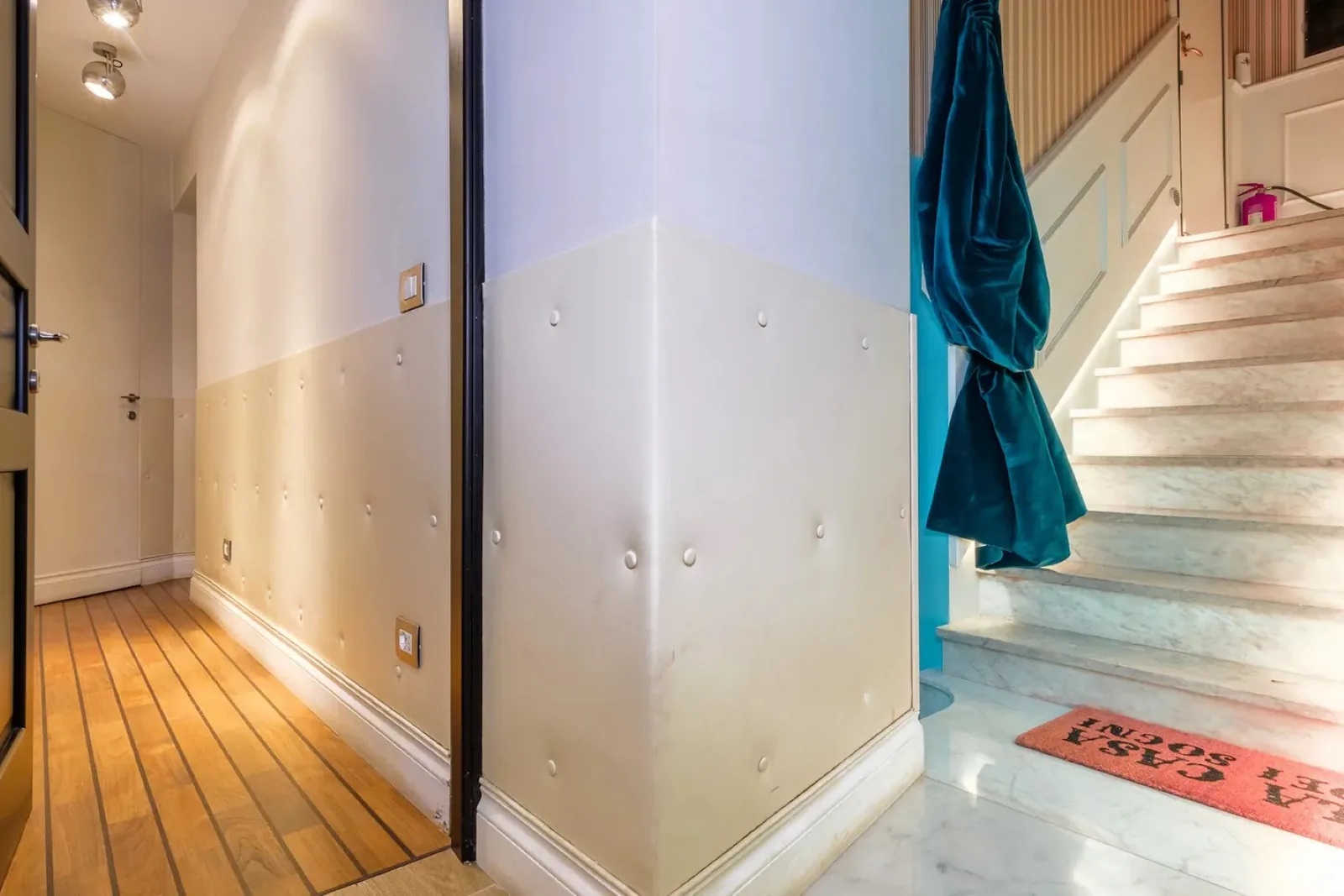 Corridoio e scala interna de La Casa dei Sogni Roma